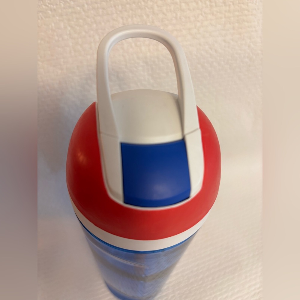 Owala Blue and Red Water Bottle free sip - Picture 3 of 7